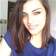 Studentessa universitaria con ottime doti di insegnamento